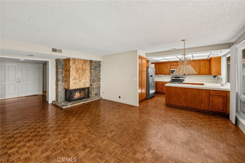 611 Honeywood Lane Property Photo 11