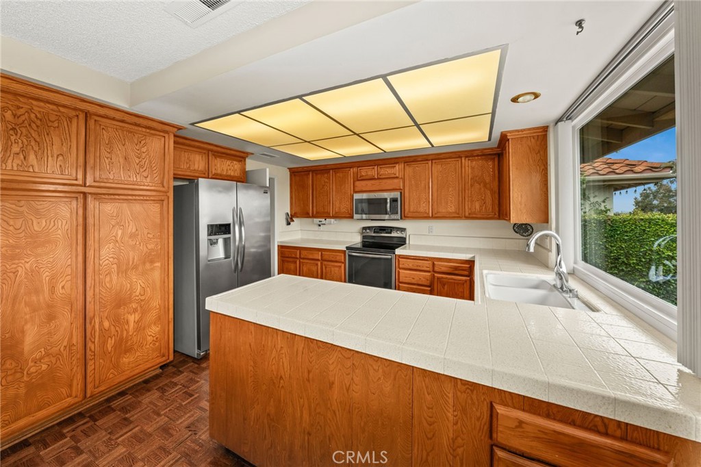 611 Honeywood Lane Property Photo 12