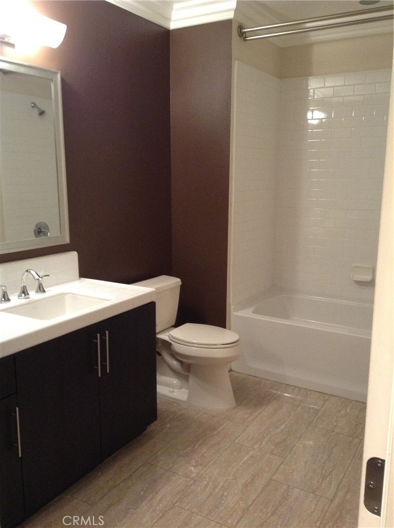OC26055852 Property Photo 24
