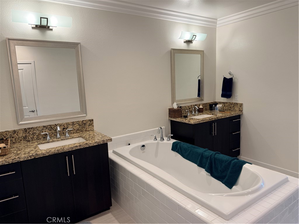 OC26055852 Property Photo 31