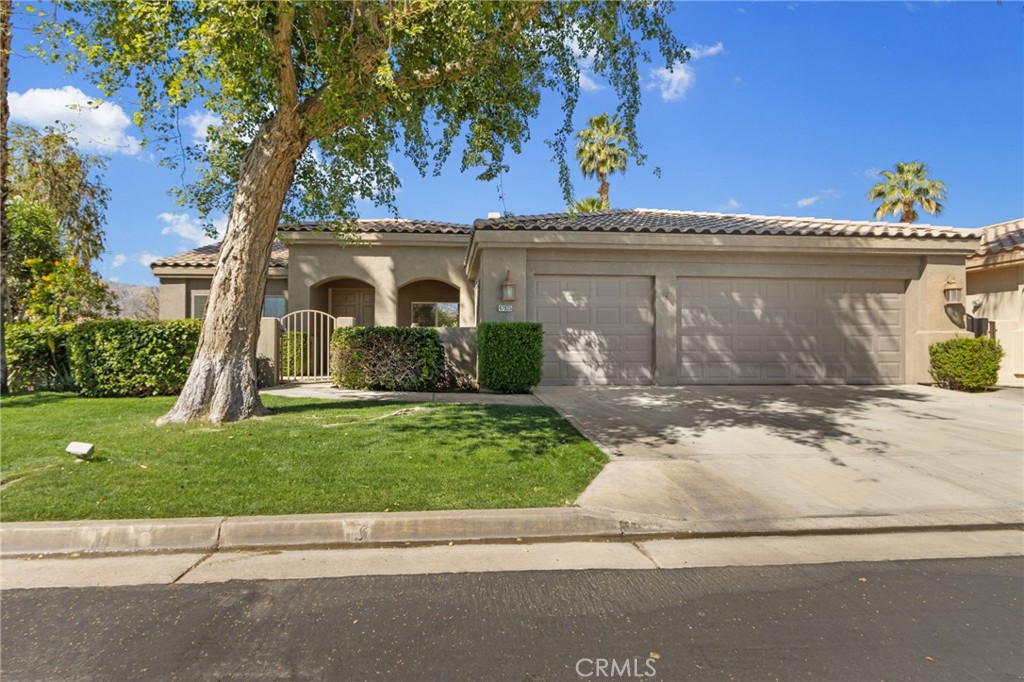 47935 Via Opera Property Photo 1