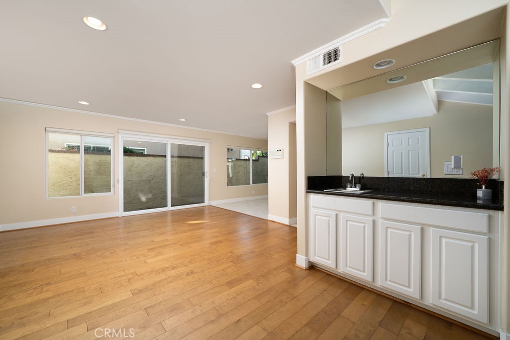 34 Columbus Property Photo 12