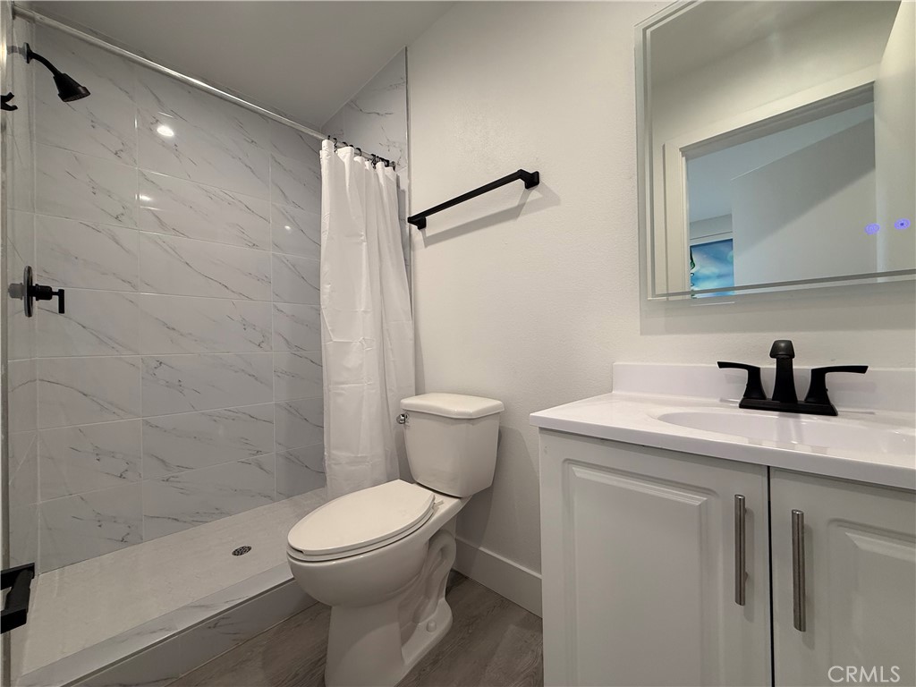 1596 W 36th Property Photo 6