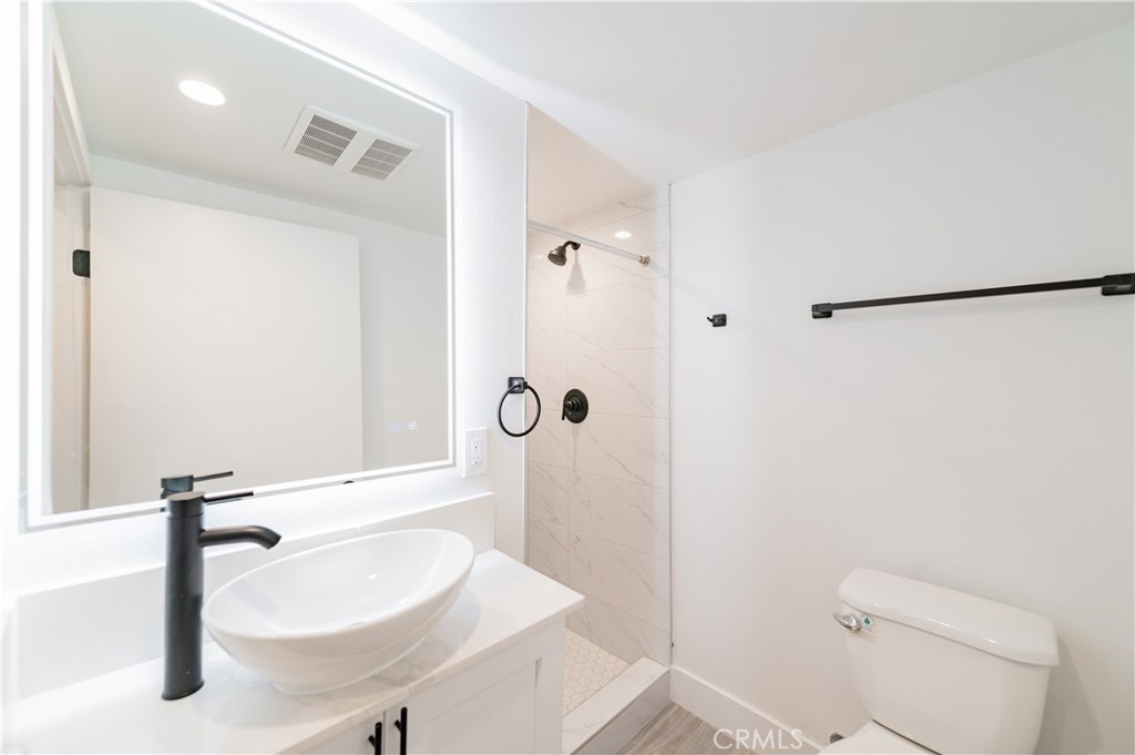 1596 W 36th Property Photo 8
