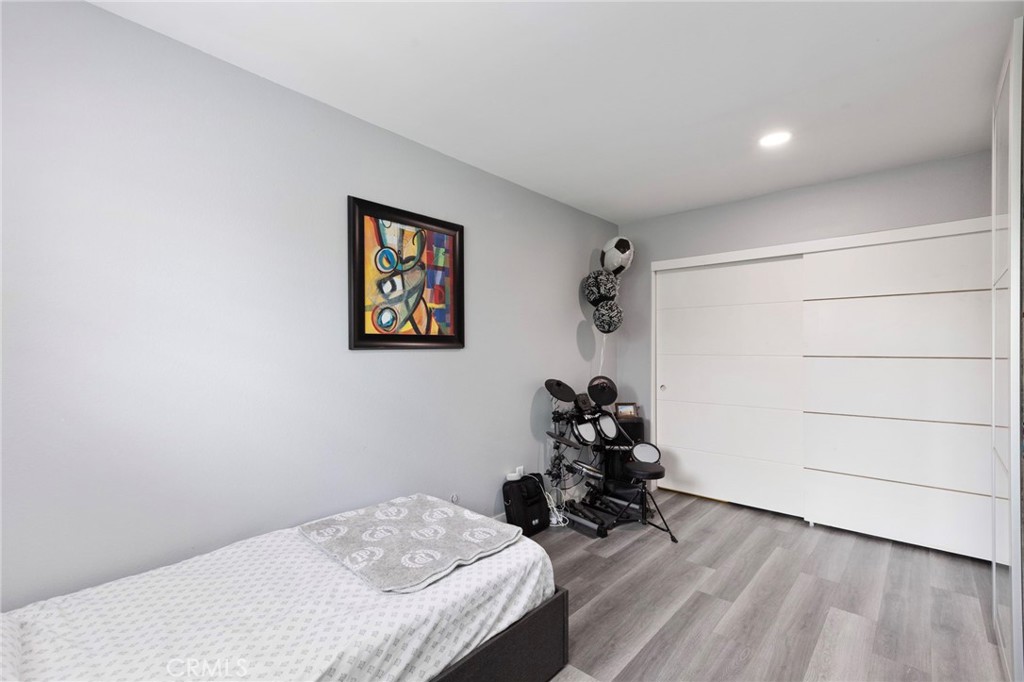 2215 E Avalon Property Photo 6