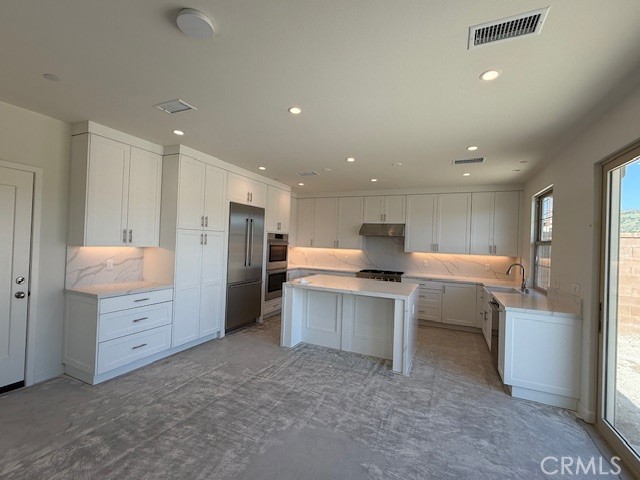 226 Canterbury Property Photo 3