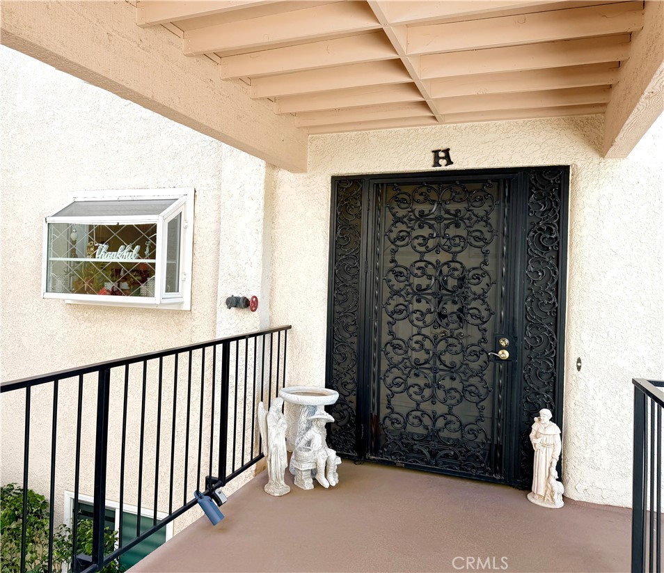 5519 Paseo Del Lago E 2H Property Photo 1