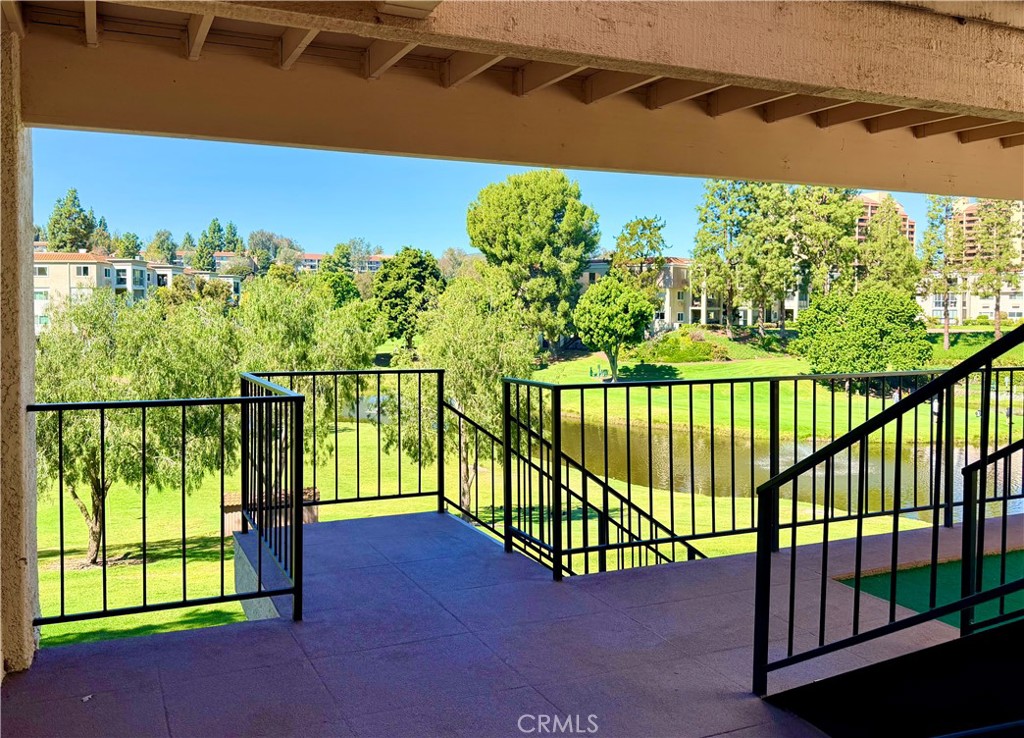 5519 Paseo Del Lago E 2h Property Photo 4
