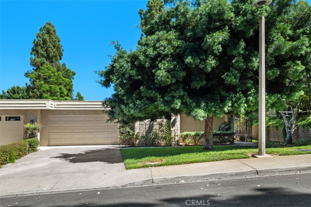 5581 Via Dicha B Property Photo