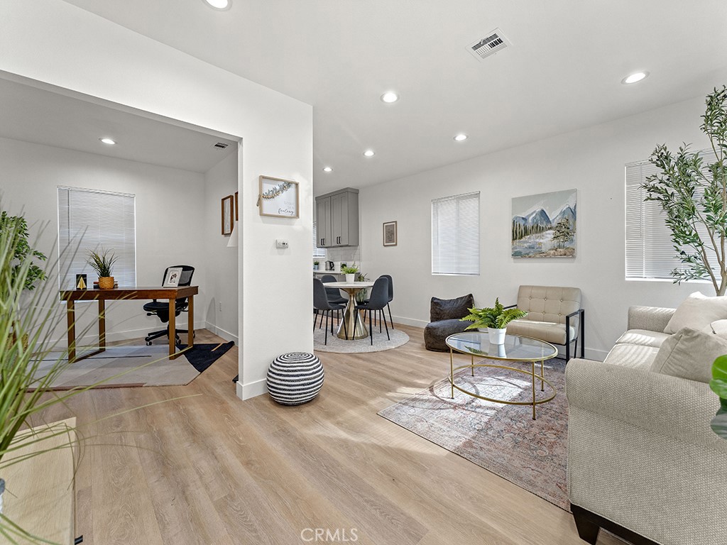 1411 W 7th Street Property Photo 26