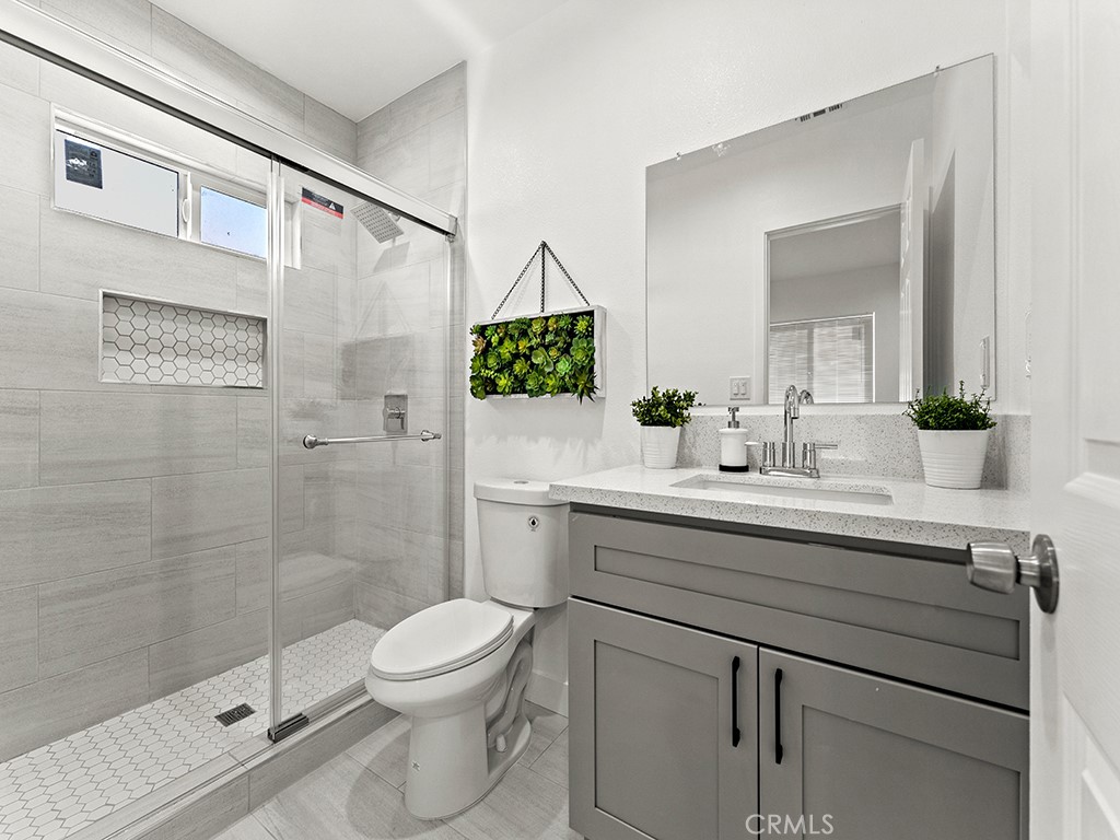 1411 W 7th Street Property Photo 34