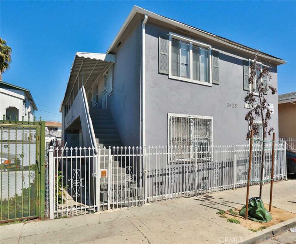 3425 Hyde Park Boulevard Property Photo 1