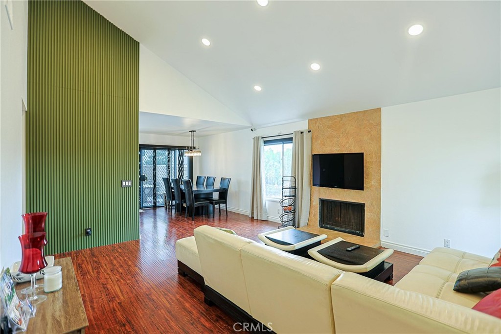 12 Silverwood 19 Property Photo 2