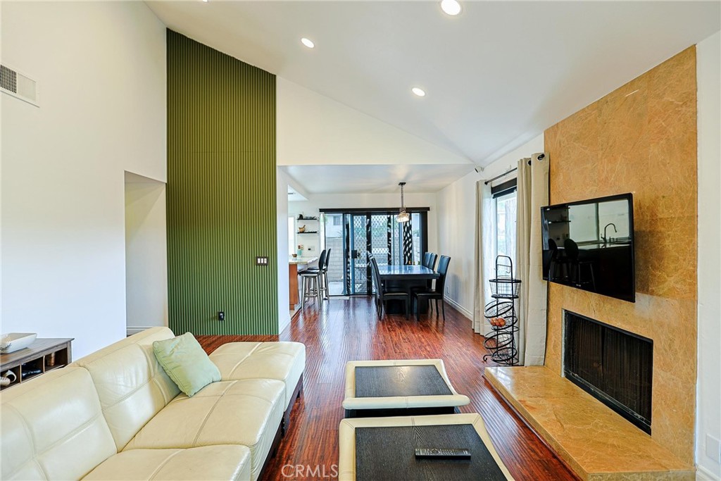 12 Silverwood 19 Property Photo 3