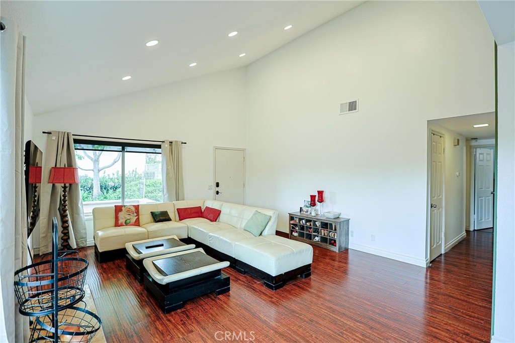 12 Silverwood 19 Property Photo 6
