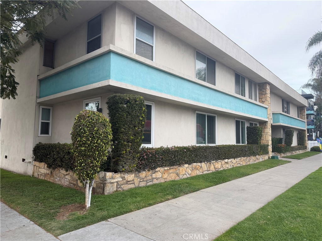 1101 E Ocean Property Photo 1