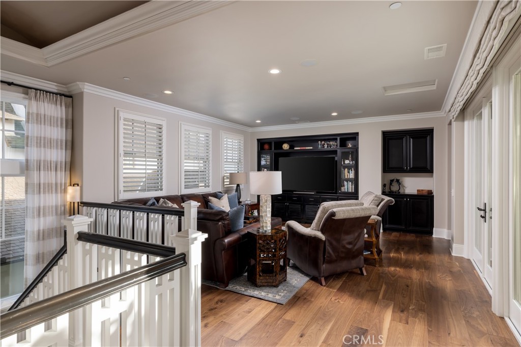 4492 Oceanridge Drive Property Photo 20