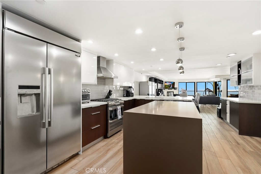 410 Corto Lane E Property Photo 13
