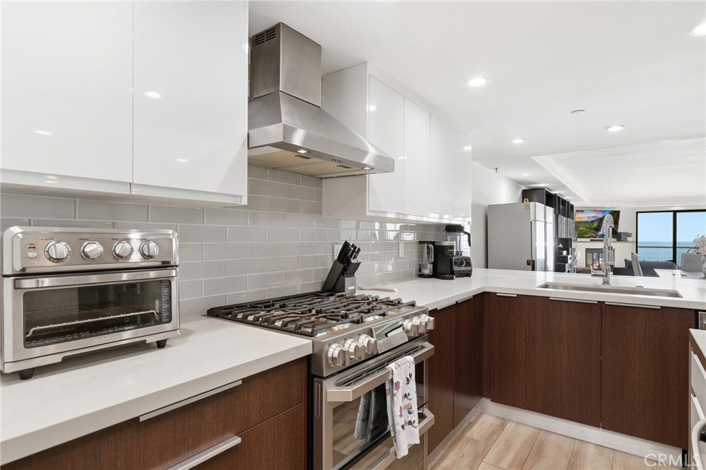 410 Corto Lane E Property Photo 15
