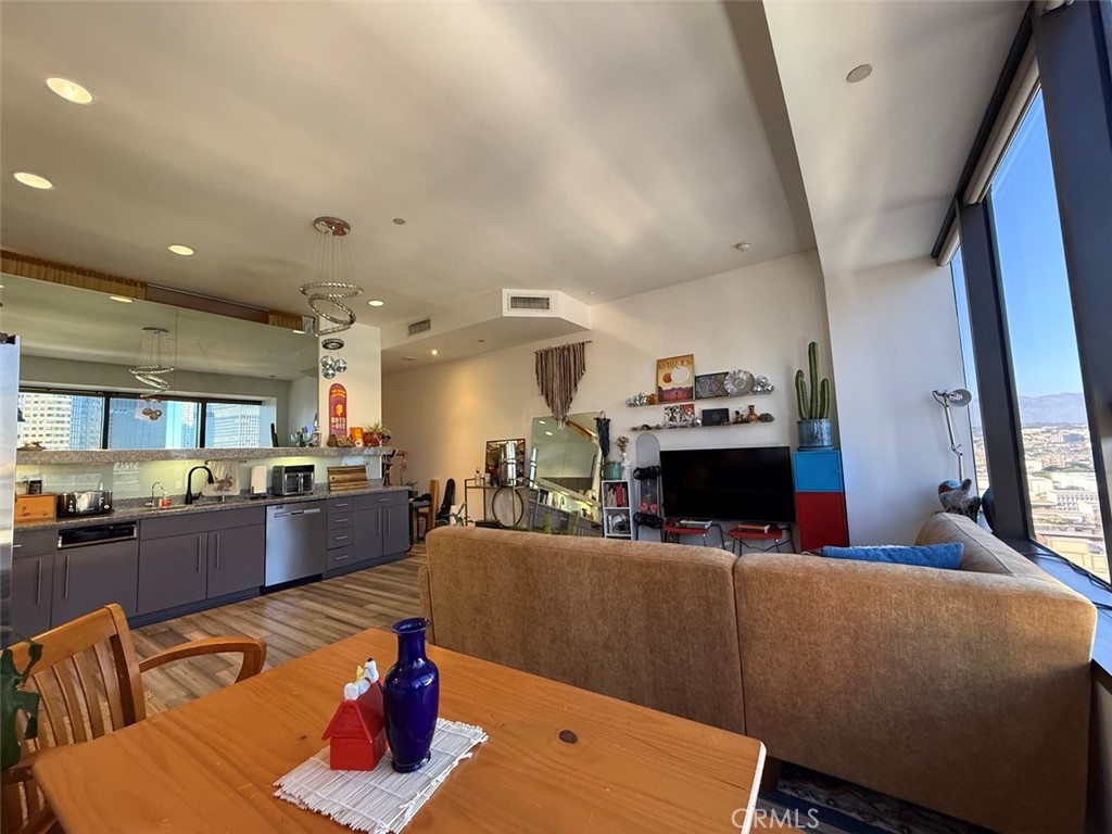 1100 Wilshire Blvd 2010 Property Photo 6