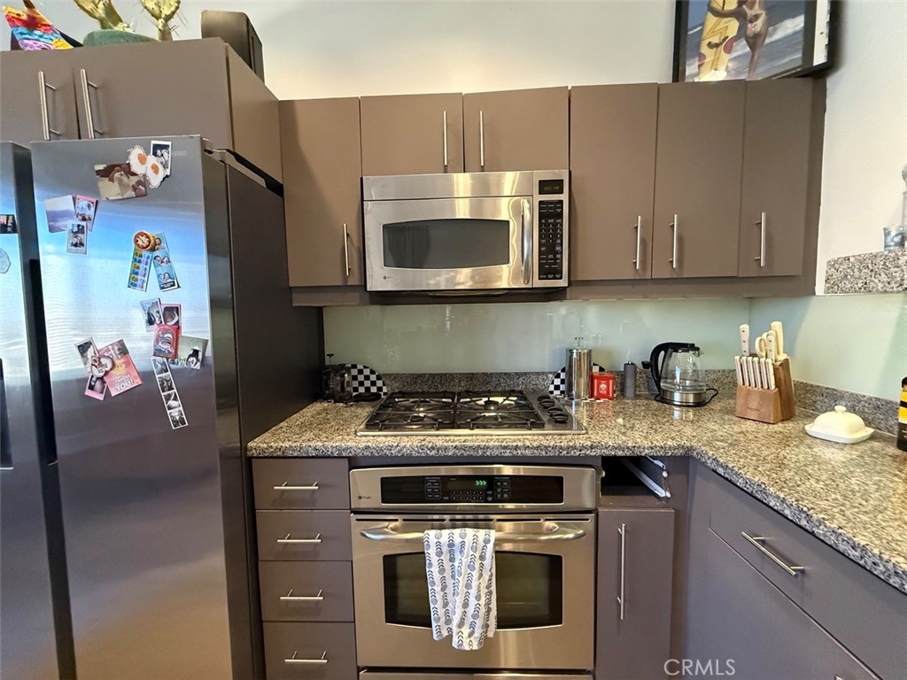 1100 Wilshire Blvd 2010 Property Photo 17