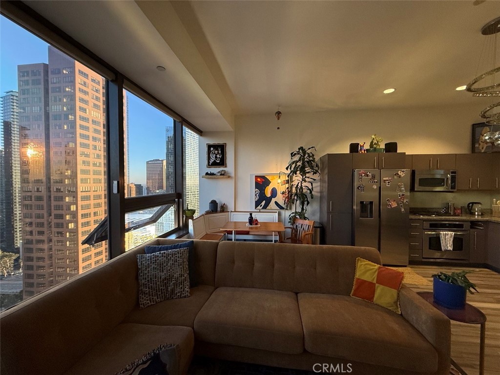 1100 Wilshire Blvd 2010 Property Photo 28