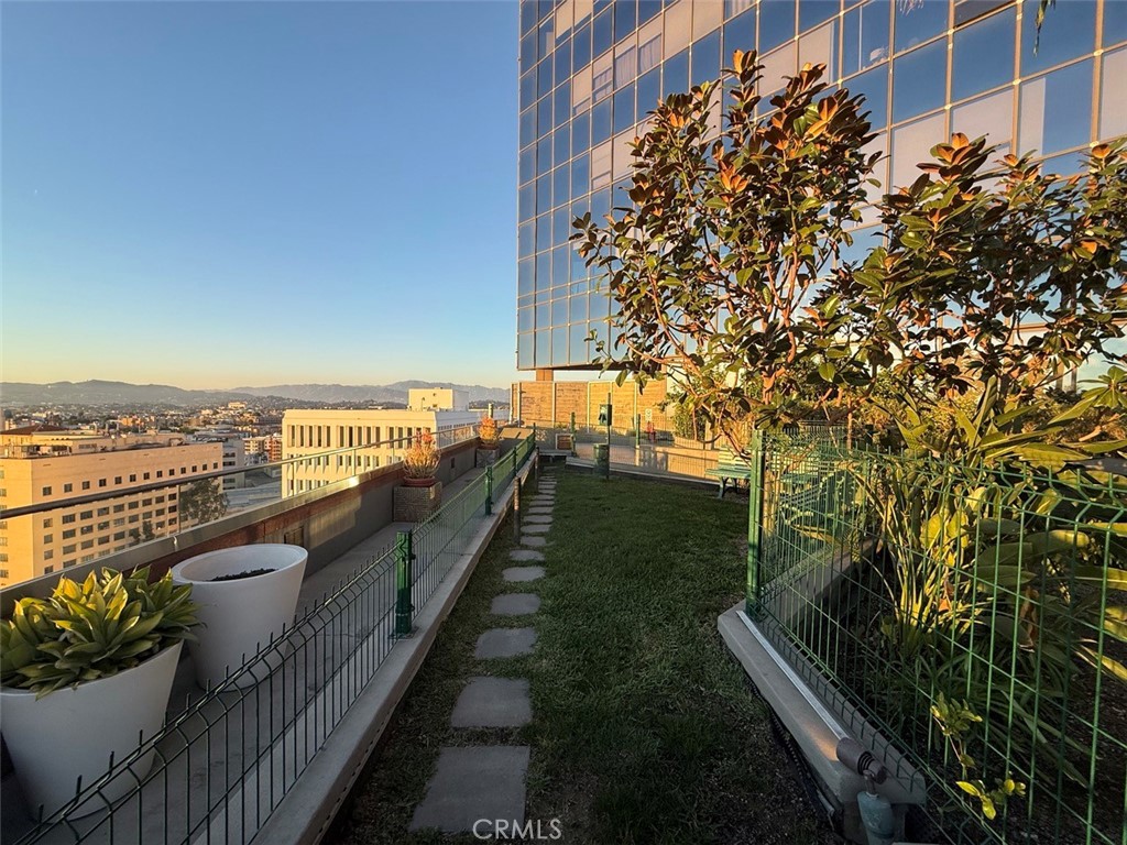 1100 Wilshire Blvd 2010 Property Photo 36
