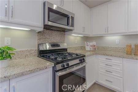 37 Waldorf Property Photo 14
