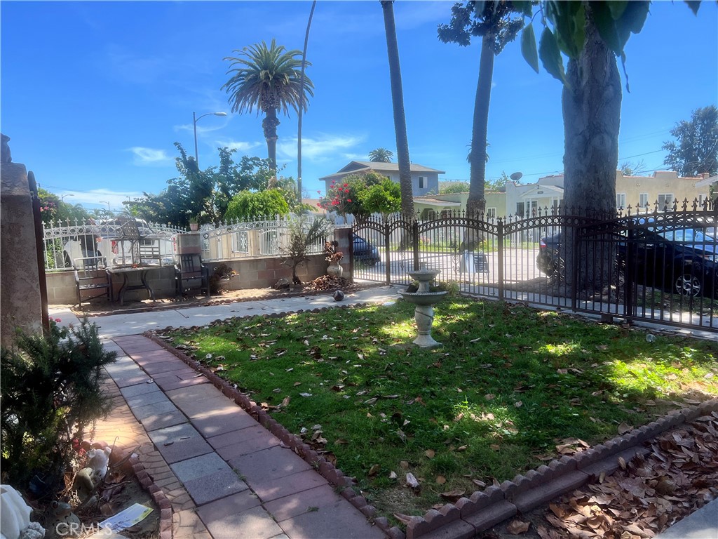 1009 E Stockton Ave Property Photo 12