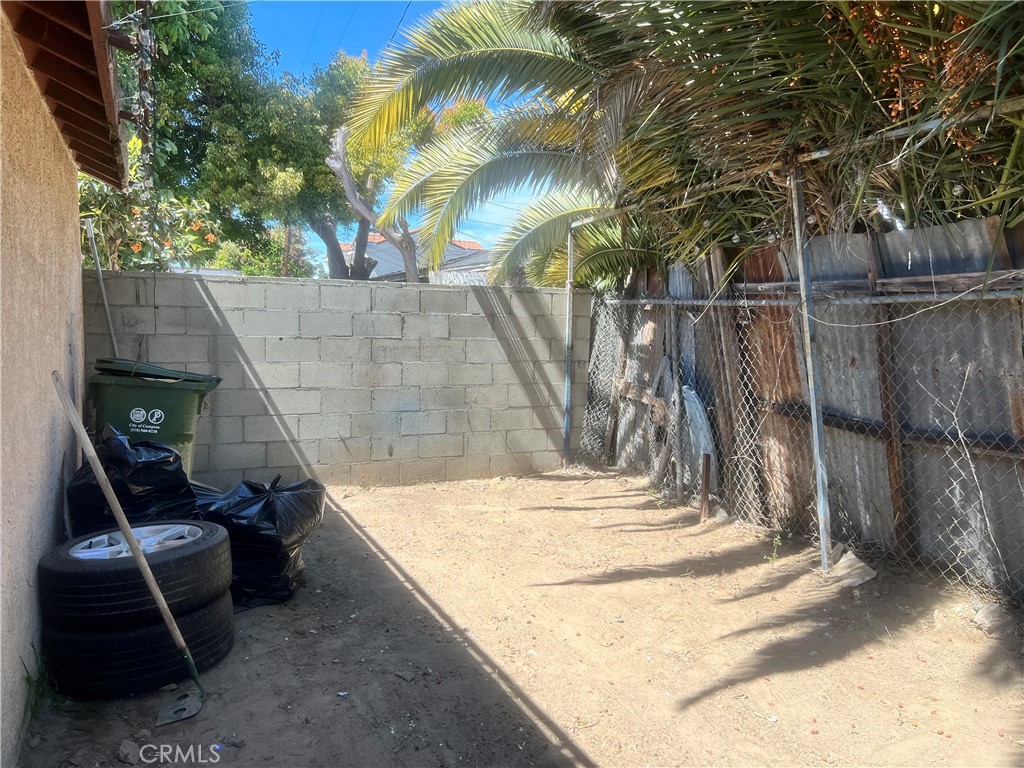 1009 E Stockton Ave Property Photo 14