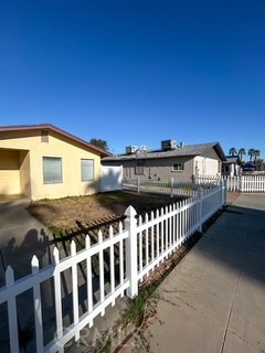 155 N 1st Property Photo 1