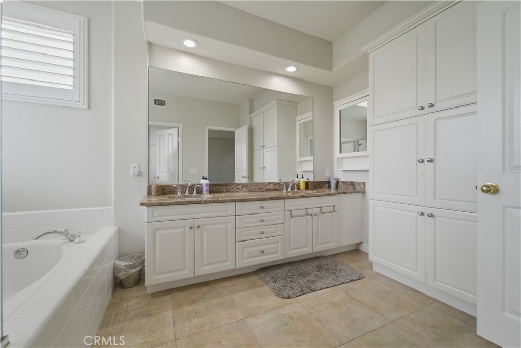 21 Wedgewood Property Photo 56