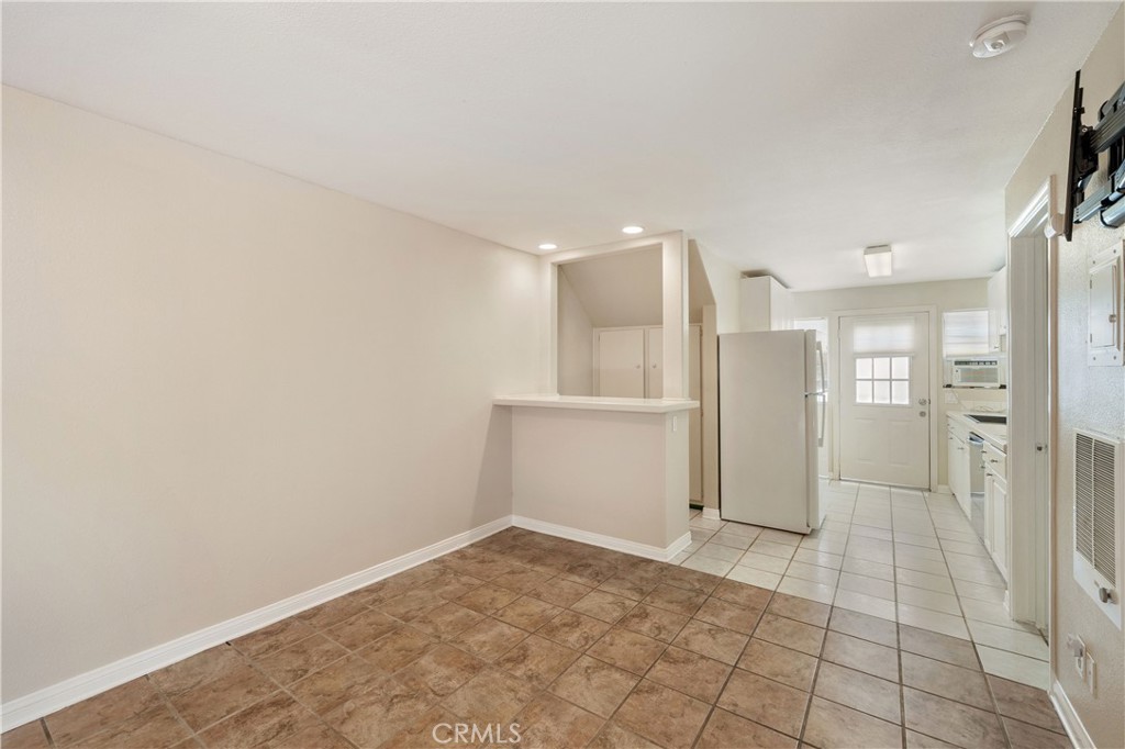 2707 S El Camino Real Property Photo 1