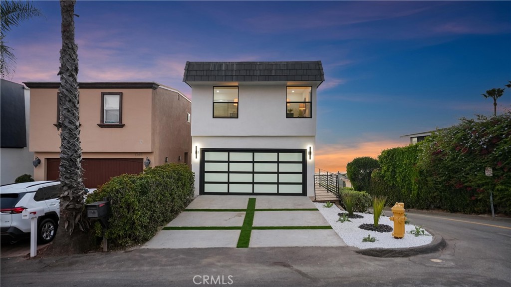 1095 Miramar Property Photo 1