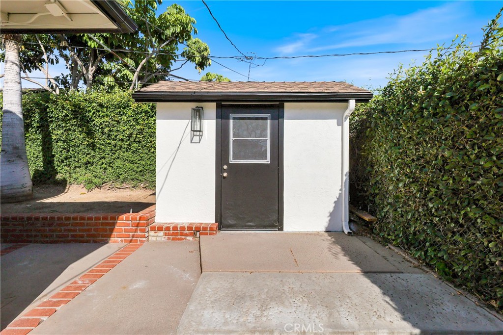 812 N Euclid Property Photo 33