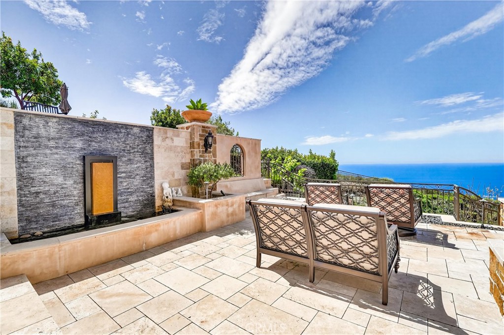 22 Le Conte Property Photo 2