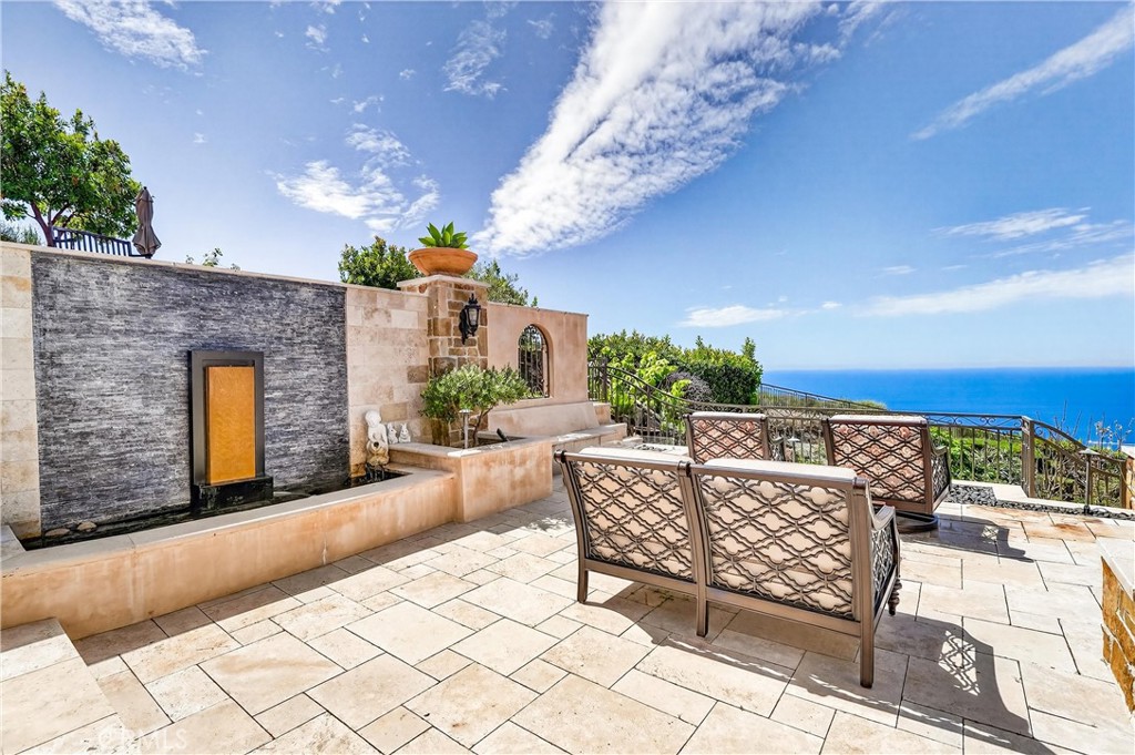 22 Le Conte Property Photo 2