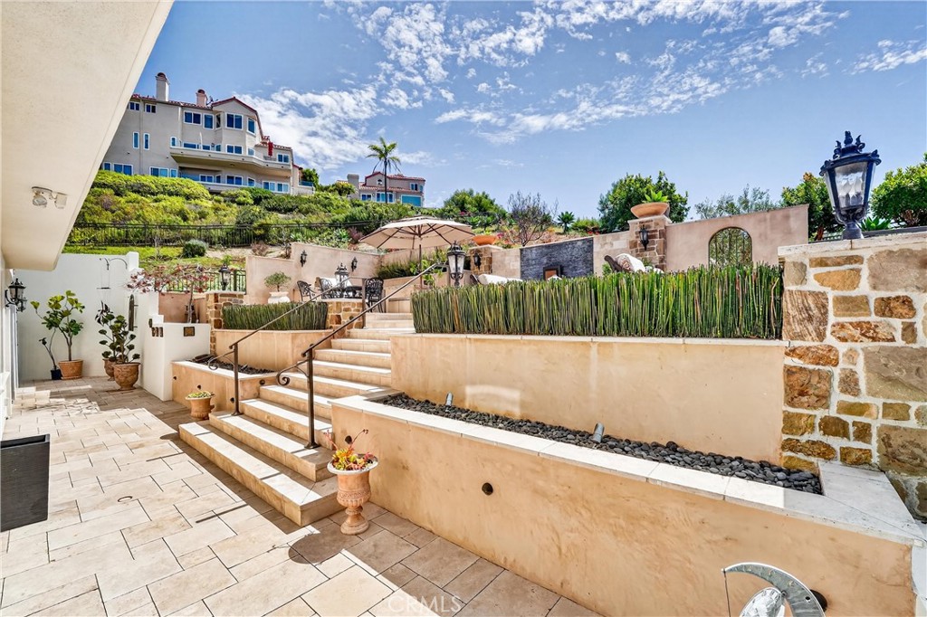 22 Le Conte Property Photo 24