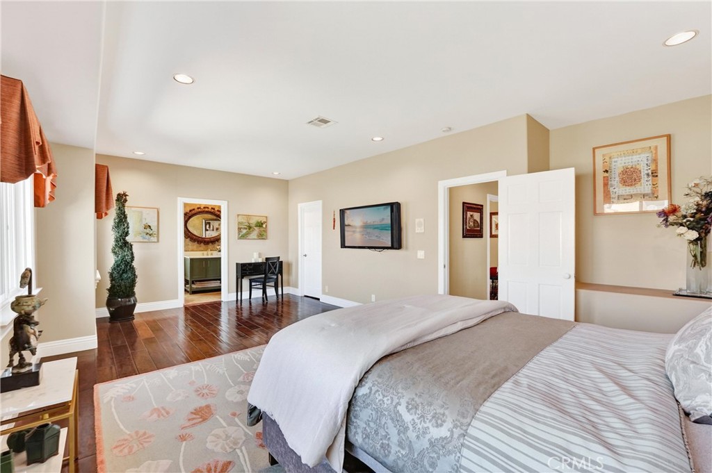 22 Le Conte Property Photo 53