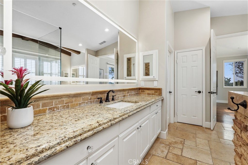 45 Panorama Property Photo 38