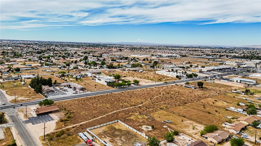 11695 Hesperia Road Property Photo 12
