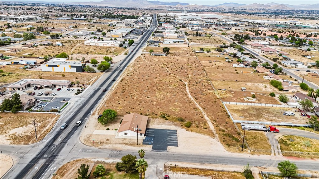 11695 Hesperia Road Property Photo 13