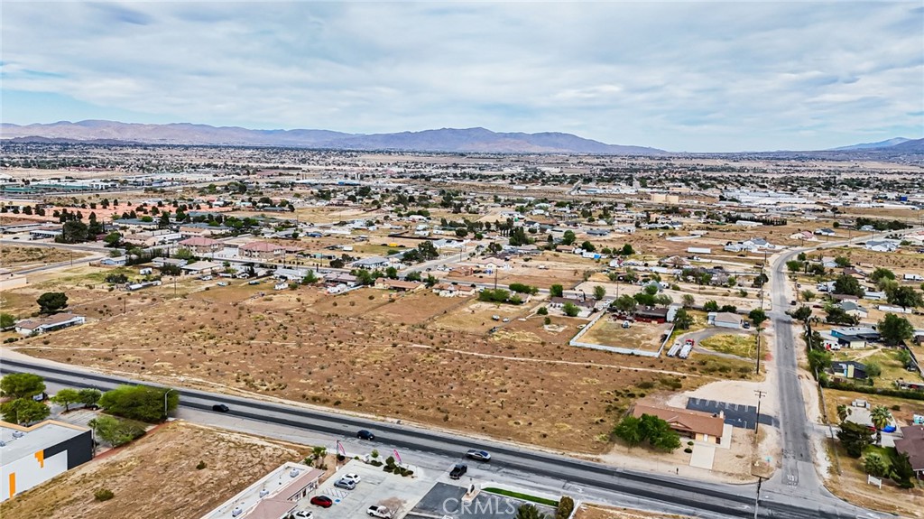 11695 Hesperia Road Property Photo 15