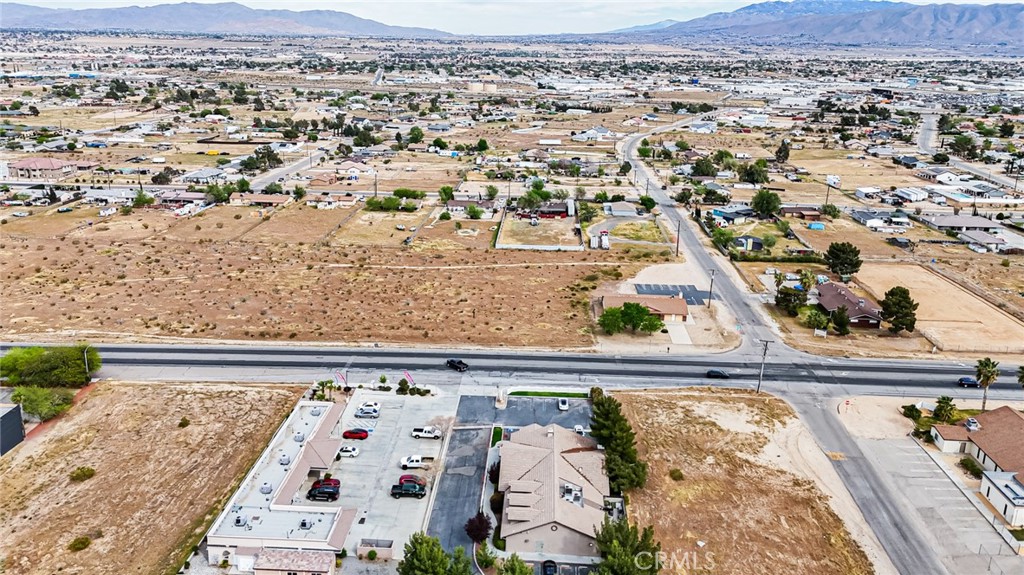 11695 Hesperia Road Property Photo 17