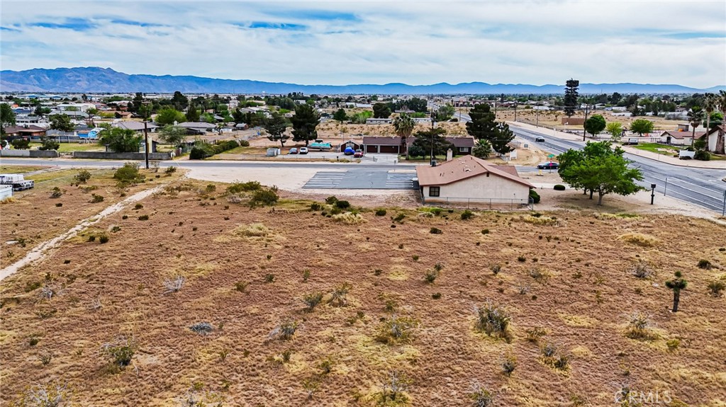 11695 Hesperia Road Property Photo 22