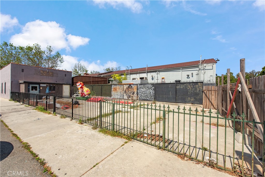 12908 Main Property Photo 6