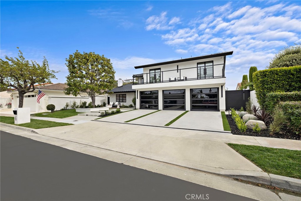 6 Monterey Circle Property Photo 3