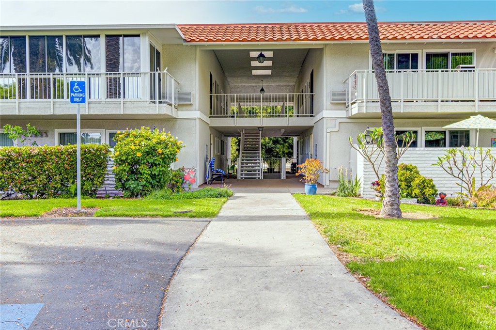 957 Calle Aragon O Property Photo 1