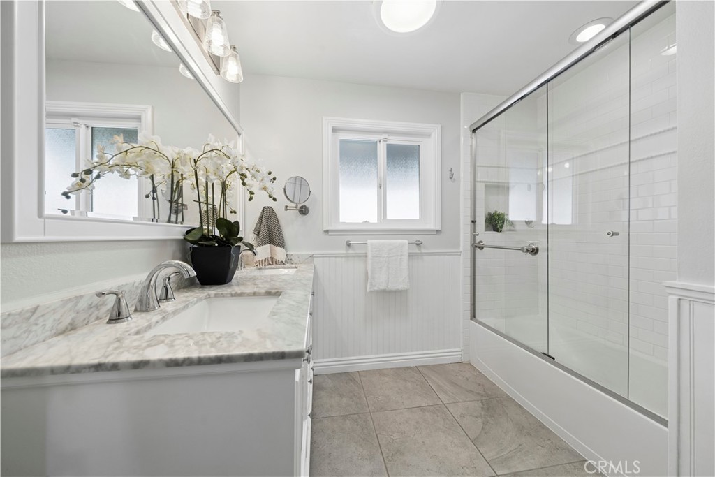 2414 Niagara Property Photo 3