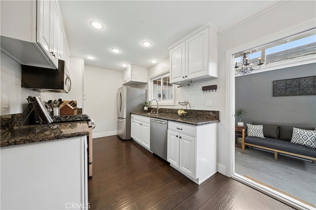2414 Niagara Property Photo 4